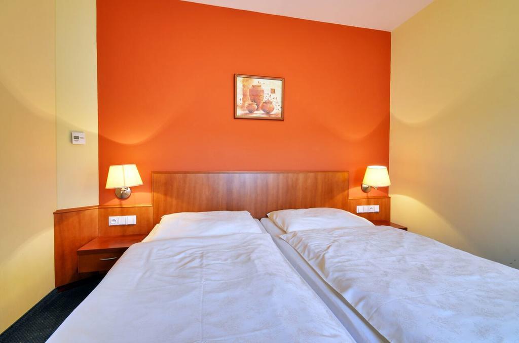 Hotel Filipinum Jablonné nad Orlicí Szoba fotó